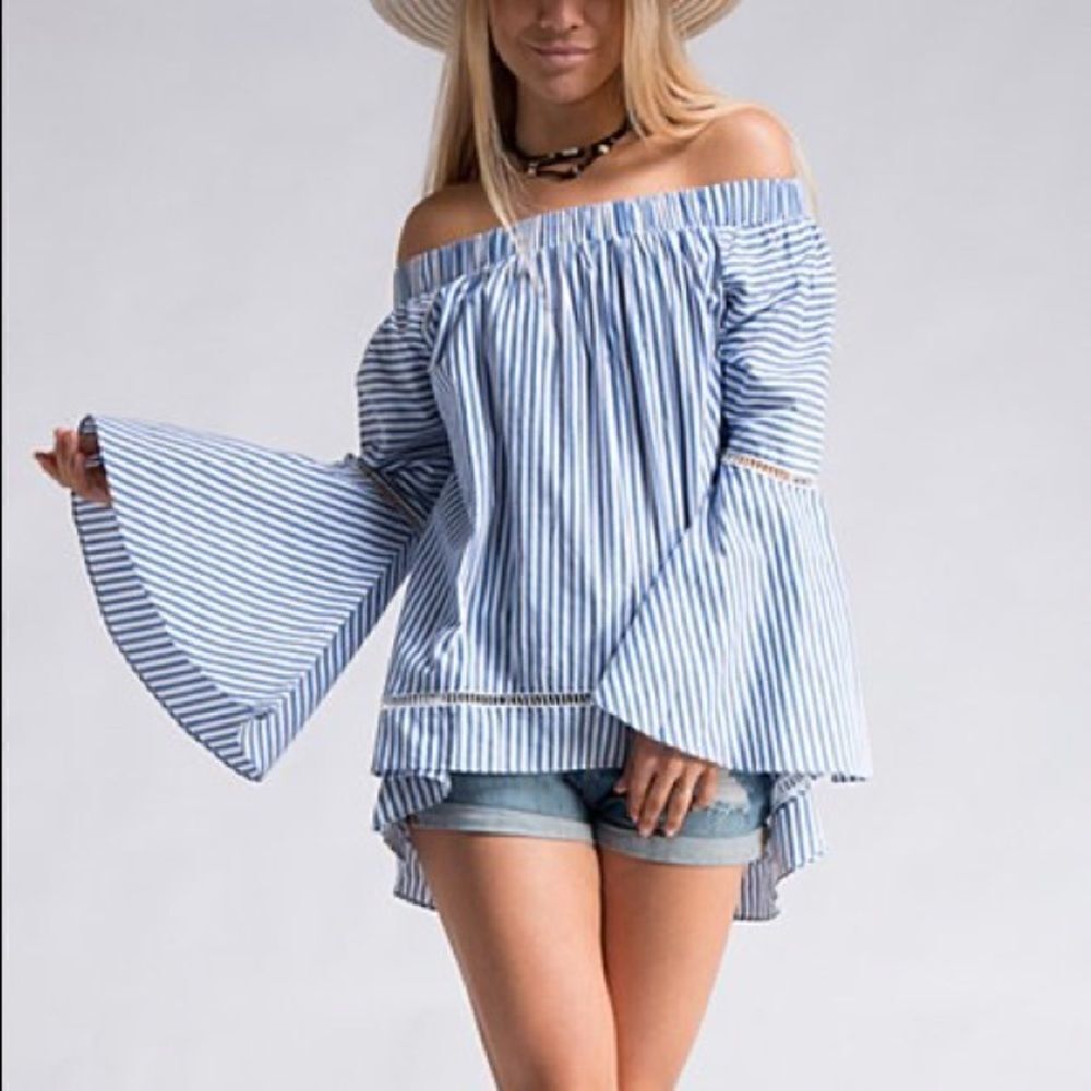 ✨Forever21 Striped Cold Shoulder Tank✨